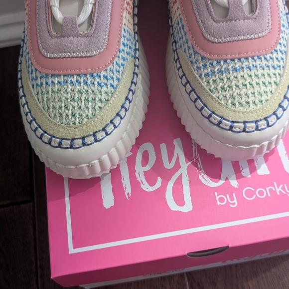 Corky's Adventure Sneakers - Picture 4 of 6